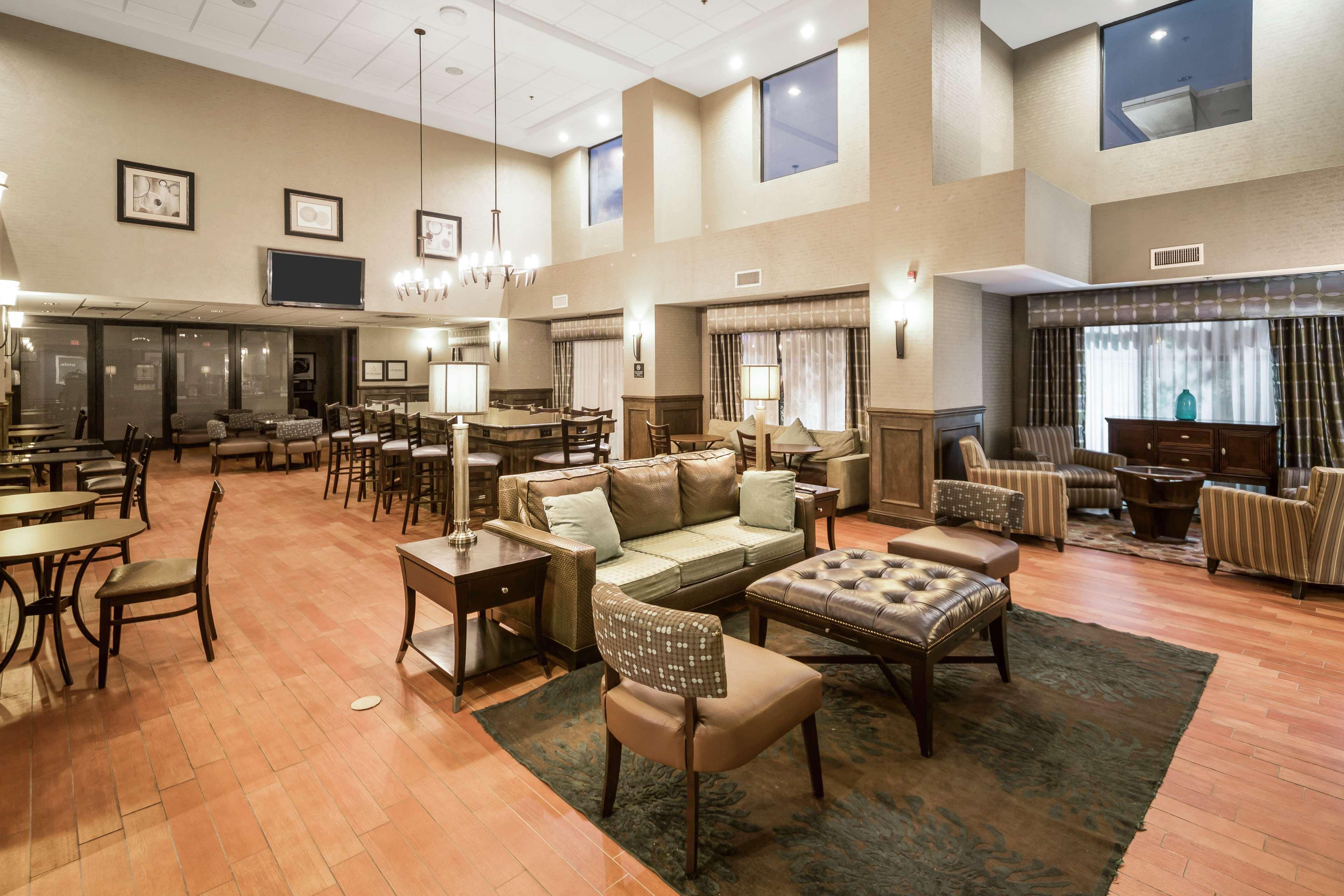 Hampton Inn Wilson Downtown Exteriör bild